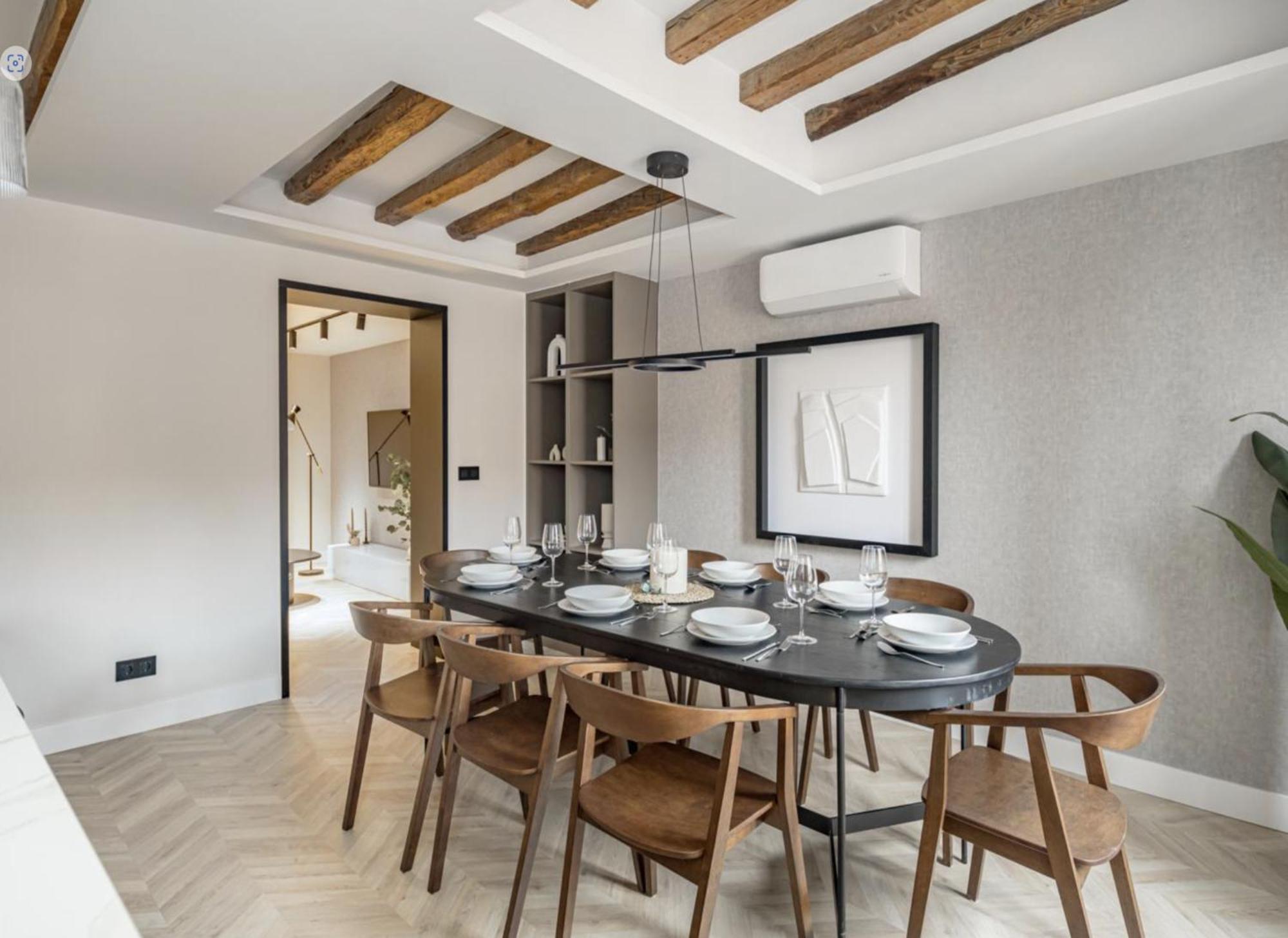 Cosy And Stylish In A Lively Area Of Rome